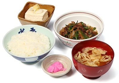 鶏モツ炒め定食
